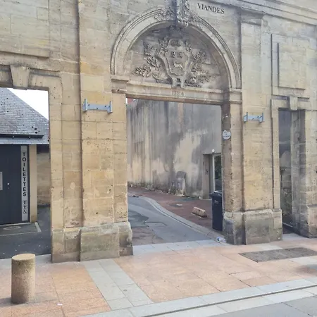 Le Bayeusain Apartment *